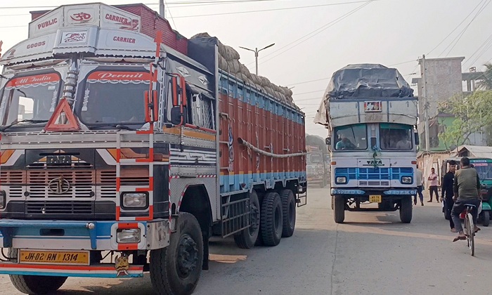 ভোমরা স্থলবন্দরে আমদানি-রপ্তানি স্বাভাবিক