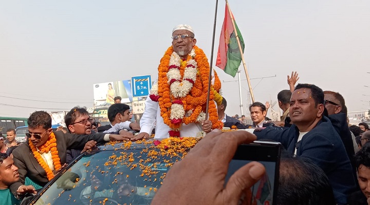 দীর্ঘ ১৭ বছর পর মুক্ত লুৎফুজ্জামান বাবর । ছবি: প্রতিনিধি