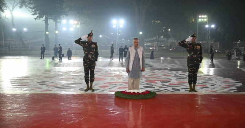 প্রধান উপদেষ্টা ড. মুহাম্মদ ইউনূসের শ্রদ্ধা নিবেদন।