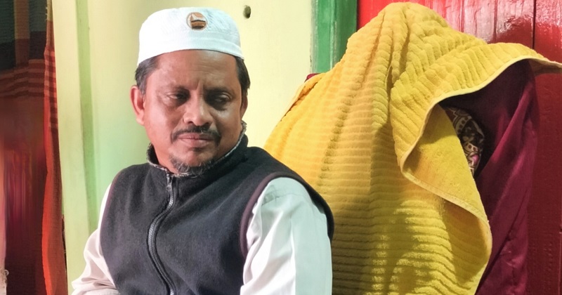 সাত পীরের মাজারের খাদেম মোতাহির আলী। ছবি: প্রতিনিধি