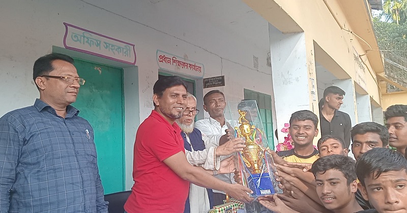 মাতৃভাষা  দিবস উপলক্ষ্যে শর্ট পিচ ক্রিকেট টুর্নামেন্টের ফাইনাল অনুষ্ঠিত