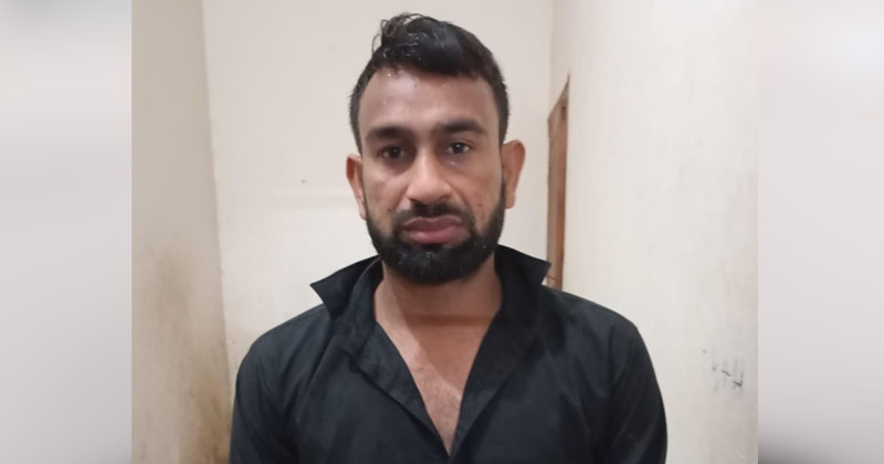 গ্রেফতারকৃত মো. শাহাদাৎ হোসেন। ছবি: প্রতিনিধি