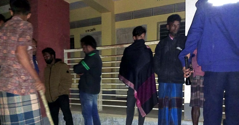 আটককৃত আসামিরা। ছবি: প্রতিনিধি
