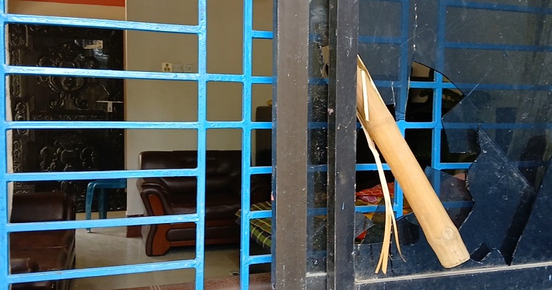 বিএনপির নেতার বাড়িঘরে হামলা। ছবি: প্রতিনিধি