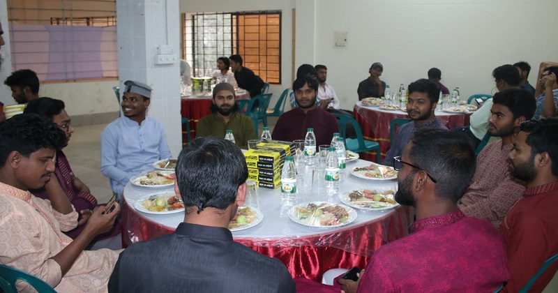 বেরোবি প্রশাসনের পক্ষ থেকে সাংবাদিক ও আহত শিক্ষার্থীদের ইফতার মাহফিল