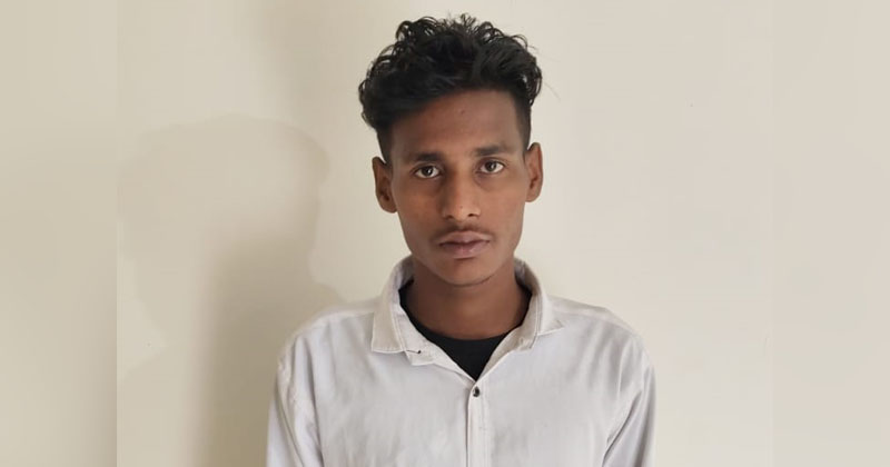 আহত কাঠমেস্ত্রী আওয়াল। ছবি: প্রতিনিধি