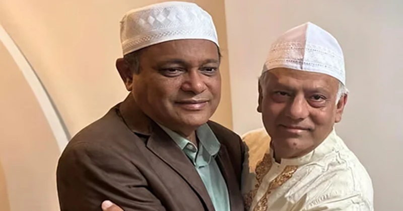 যুক্তরাজ্য আওয়ামী লীগের সাধারণ সম্পাদক সৈয়দ ফারুকের সঙ্গে কোলাকুলি করেন হাছান মাহমুদ | ছবি : সংগৃহীত