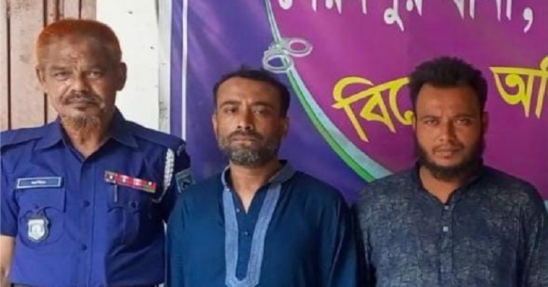 গ্রেফতার কথিত দুই সাংবাদিক। ছবি : প্রতিনিধি