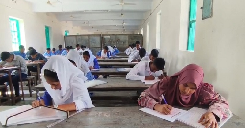 সারা দেশের ন্যায় কলাপাড়ায় এসএসসি ও সমমানের পরীক্ষা শুরু
