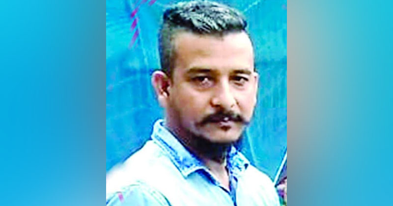 গ্রেফতার কামরুজ্জামান হীরা। ছবি : প্রতিনিধি
