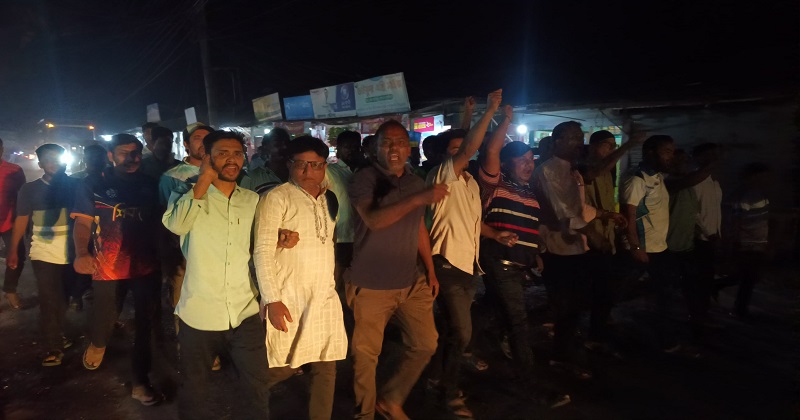 সীমান্ত হত্যার প্রতিবাদে হাতীবান্ধায় বিক্ষোভ ও মানববন্ধন