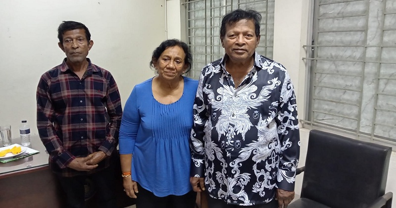 ছবি: খোলা কাগজ