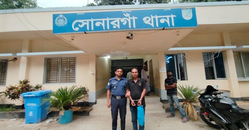 জমি লিখে না দেওয়ায় বাবাকে পিটিয়ে জখম, ছেলে গ্রেফতার