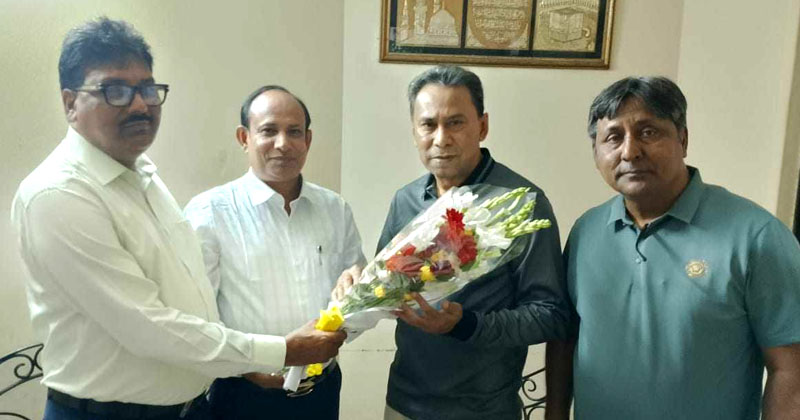 ছবি: খোলা কাগজ