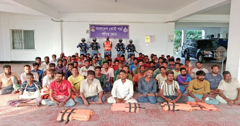 শুক্রবার ভোররাতে ভারতীয় কর্তৃপক্ষ গোপনে সুন্দরবনের চর এলাকায় তাদের ফেলে রেখে যায়।