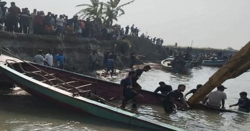 মাদারীপুরে ট্রলারডুবির ঘটনায় নিখোঁজ যুবককে উদ্ধারে ফায়ার সার্ভিসের অভিযান