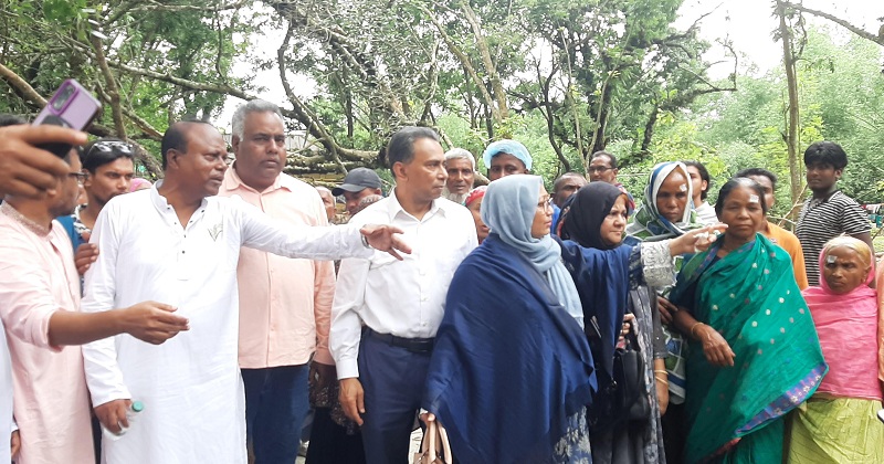 ছবি: খোলা কাগজ