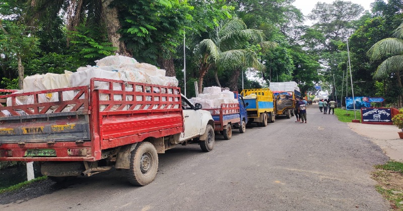 ছবি: খোলা কাগজ
