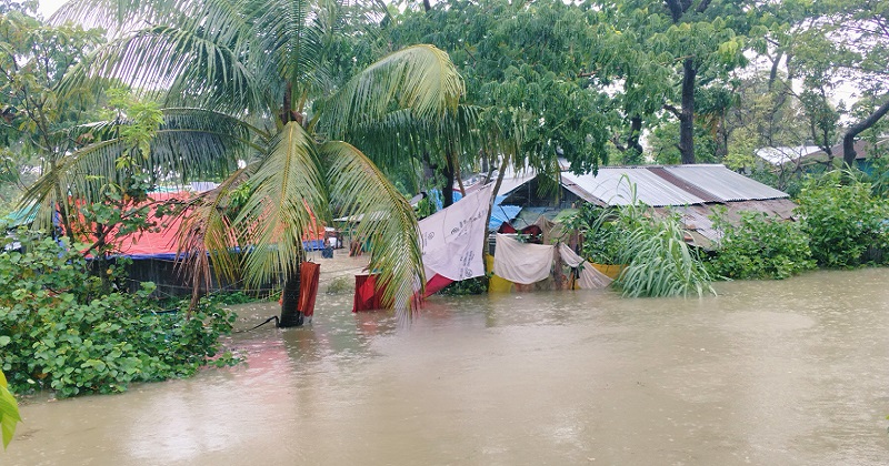 অস্বাভাবিক জোয়ারে প্লাবিত নিঝুম দ্বীপসহ হাতিয়ার নিম্নাঞ্চল