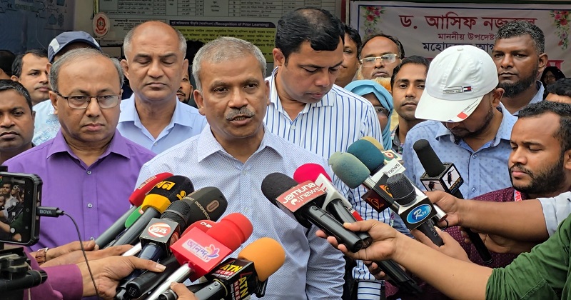 প্রবাসী কল্যাণ ও বৈদেশিক কর্মসংস্থান মন্ত্রণালয়ের উপদেষ্টা ড. আসিফ নজরুল।