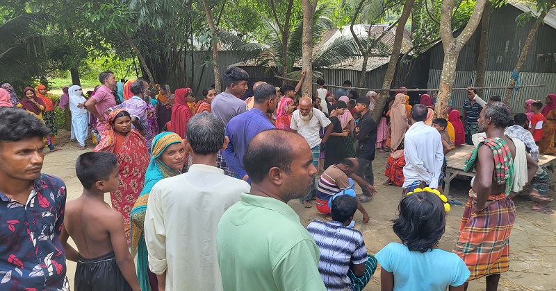 সিরাজগঞ্জে স্ত্রীকে গলা কেটে হত্যার পর স্বামীর আত্মহত্যার চেষ্টা
