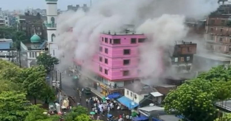 ছবি: খোলা কাগজ