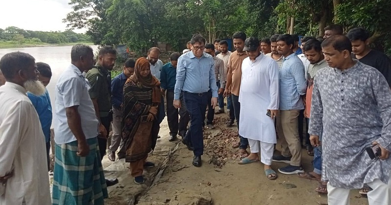 ছবি: খোলা কাগজ