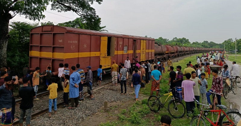 জীবননগরে মালবাহী ট্রেনের গার্ডব্রেক লাইনচ্যুত। ছবি : প্রতিনিধি