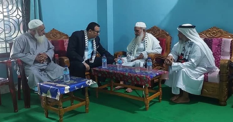 হেফাজত আমিরের সঙ্গে ফিলিস্তিনের রাষ্ট্রদূতের সাক্ষাৎ। ছবি : খোলা কাগজ