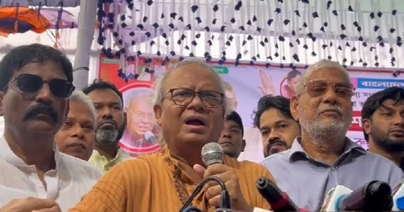 ধামরাইয়ের শরীফবাগ এলাকায় রুহুল কবির রিজভী। ছবি : প্রতিনিধি