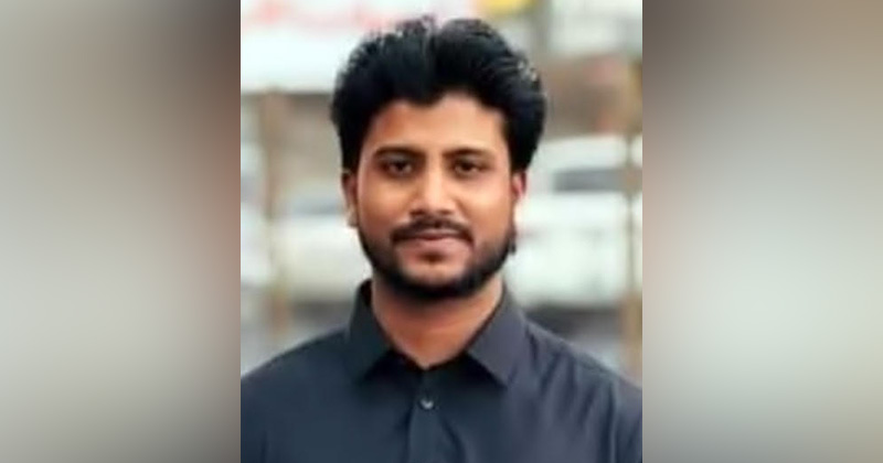 নিহত এনামের ছেলে মোবারক হোসেন। ছবি : প্রতিনিধি