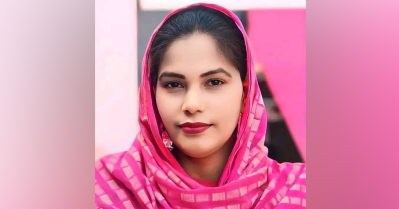 গ্রেফতার নারী সাংবাদিক সাবিনা ইয়াসমিন পুতুল। ছবি : প্রতিনিধি