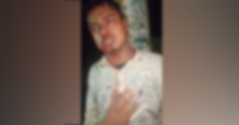 মাজারে ঢিল ছোড়ার অভিযোগে এনে প্রতিবন্ধী যুবককে পিলারের সঙ্গে বেঁধে পাশবিক নির্যাতন করা হয়।।