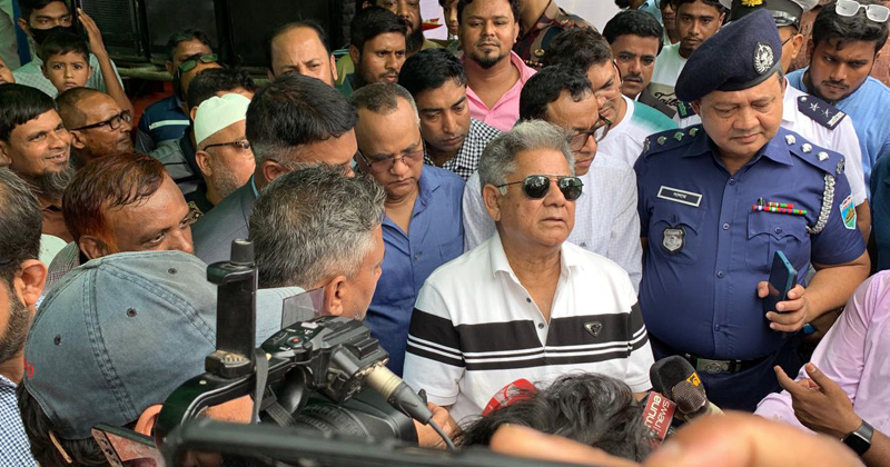 গোদাগাড়িতে উপদেষ্টা বিগ্রেডিয়ার জেনারেল (অব.) ড. এম সাখাওয়াত হোসেন। ছবি : প্রতিনিধি