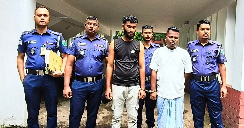 দিন-দুপুরে ধারালো অস্ত্র দেখিয়ে ছিনতাই, টাকা উদ্ধারসহ গ্রেফতার ২