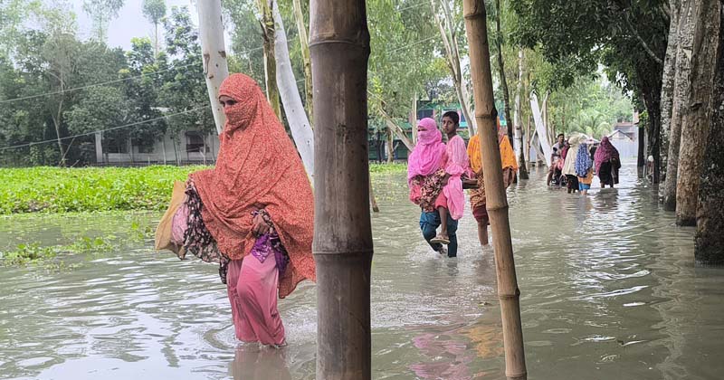 লালমনিরহাটে তিস্তার পানি কমলেও ভোগান্তি কমেনি