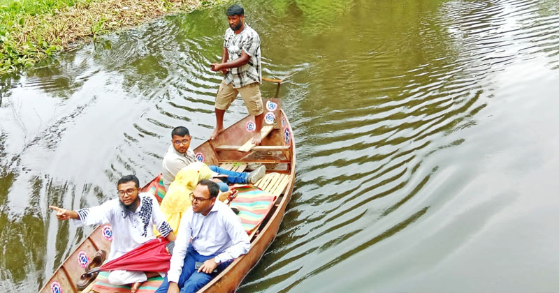 বুড়িচংয়ে খাল দখলমুক্ত করতে প্রশাসনের অভিযান