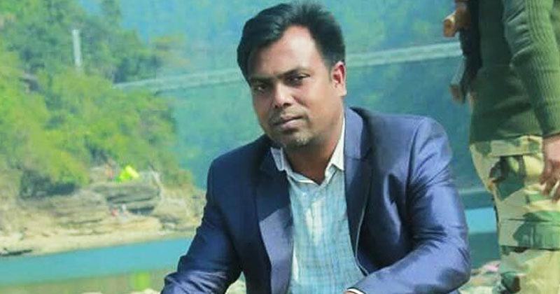 চাঁদাবাজি নিয়ে লাইভ করায় সাংবাদিককে গলা কেটে হত্যা