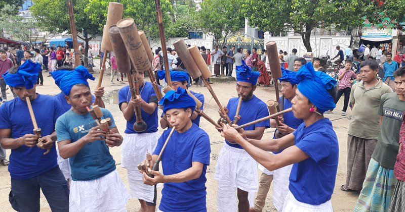 বান্দরবানে আদিবাসী দিবস উদযাপন। ছবি : খোলা কাগজ