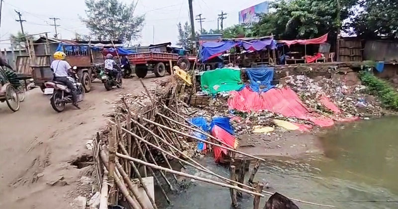 বৃষ্টির অযুহাতে সেতু নির্মাণ কাজ বন্ধ, লাপাত্তা ঠিকাদার