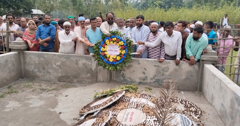 শিক্ষিকা মাহরীন চৌধুরীর সমাধিতে ভিপি ইব্রাহিমের শ্রদ্ধা
