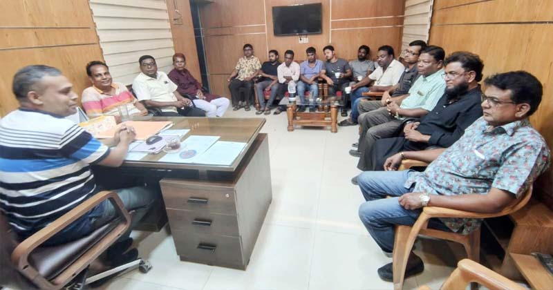 বোয়ালমারীতে সাংবাদিকদের সঙ্গে ওসির মতবিনিময় 