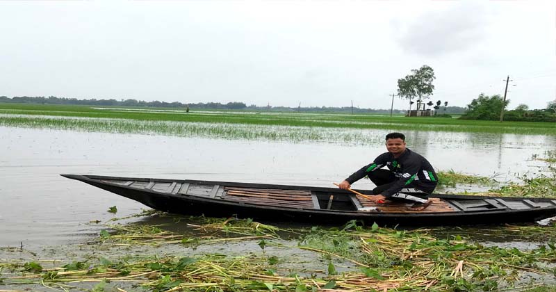 আত্রাই নদীর পানি বৃদ্ধি, কৃষকের কপালে চিন্তার ভাঁজ