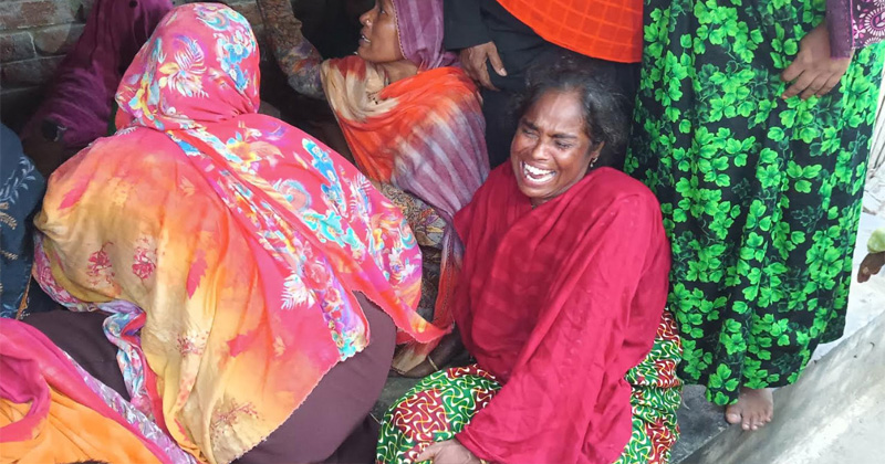  চিরকুটে লেখা ‘আমি নিজ হাতে সবাইকে মারলাম’