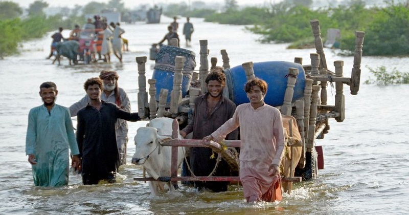 পাকিস্তানে বন্যা-ভূমিধসে দুই শতাধিক মৃত্যু