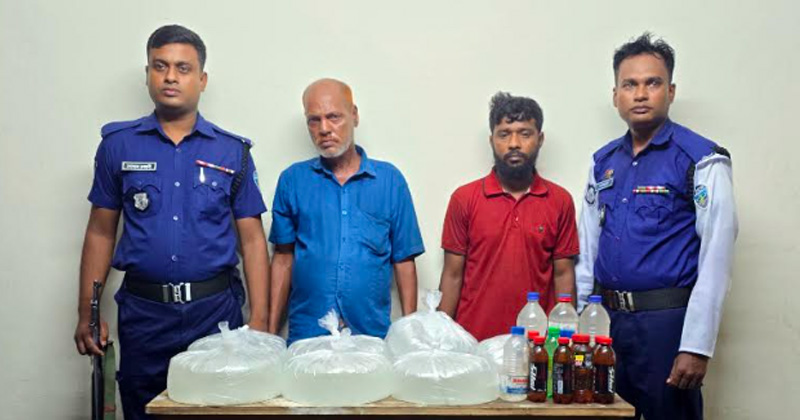 লোহাগাড়া ট্রাফিক জোনের তল্লাশিতে চোলাইমদসহ আটক দুই