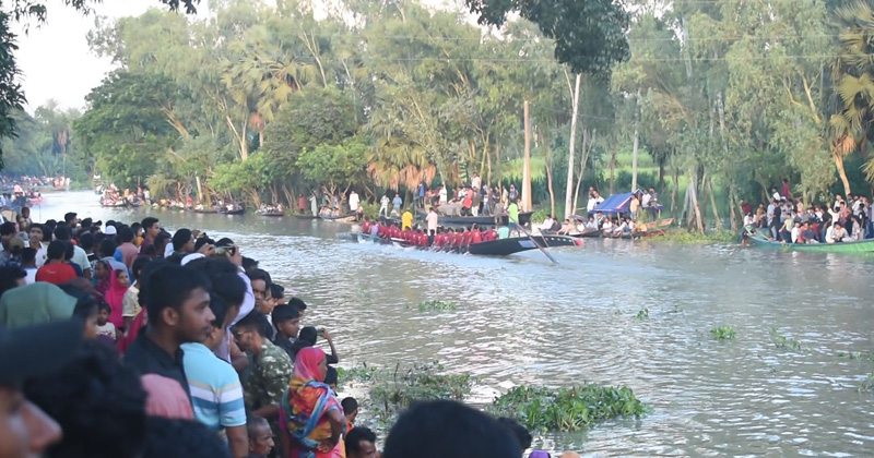 ঐতিহ্যবাহী নৌকা বাইচ। ছবি : প্রতিনিধি