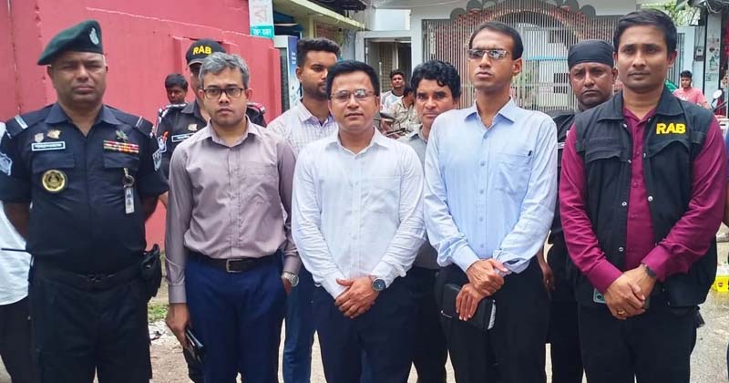 ছবি : খোলা কাগজ