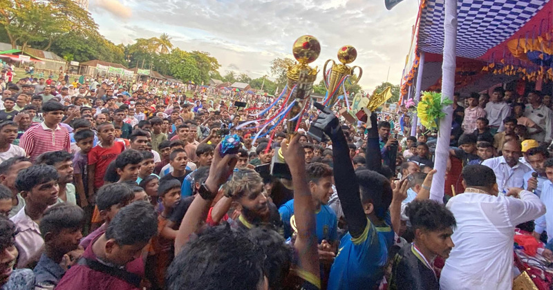ছবি : খোলা কাগজ