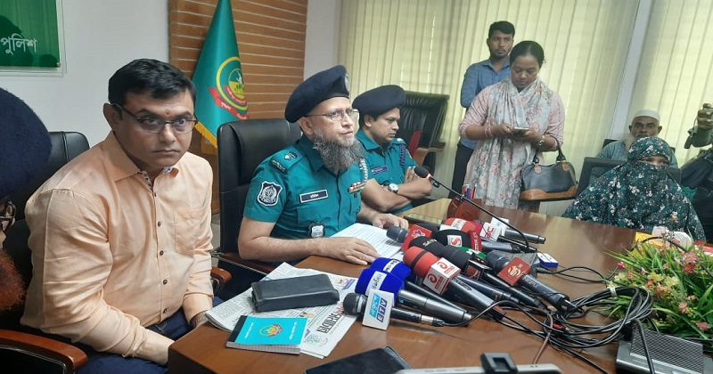 সাংবাদিক তুহিন হত্যা মামলায় ৮ আসামির বিরুদ্ধে চার্জশিট দাখিল